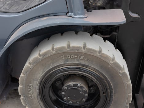 https://pub.imanpro.net/kdequip/photo/5481/ud3J9_3681Toyota8FDU25-01.jpg