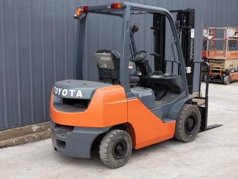 https://pub.imanpro.net/kdequip/photo/5481/vo6lN_3681Toyota8FDU25-06.jpg
