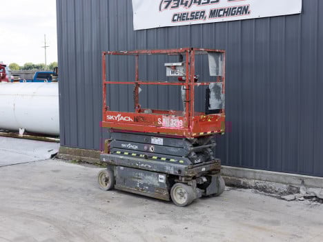 https://pub.imanpro.net/kdequip/photo/5532/G1emA_3716SkyjackSJIII3219-4.jpg