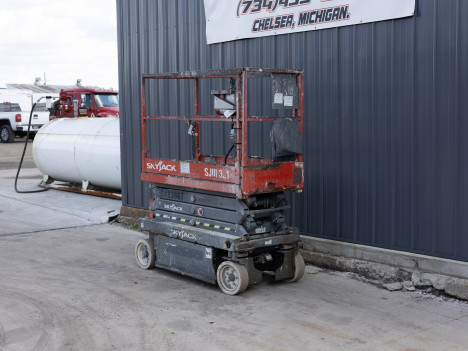 https://pub.imanpro.net/kdequip/photo/5534/TtizC_3718SkyjackSJIII3219-3.jpg
