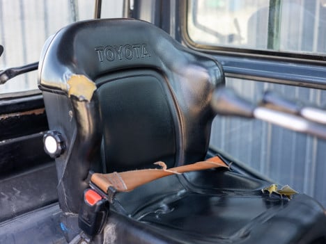https://pub.imanpro.net/kdequip/photo/5607/J9o1I_3764Toyota8FD40U-04.jpg