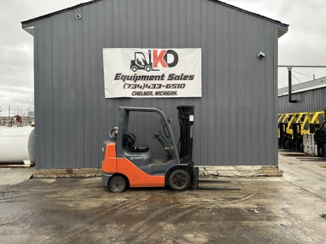 toyota-8fgcu25-mast-forklift #6043