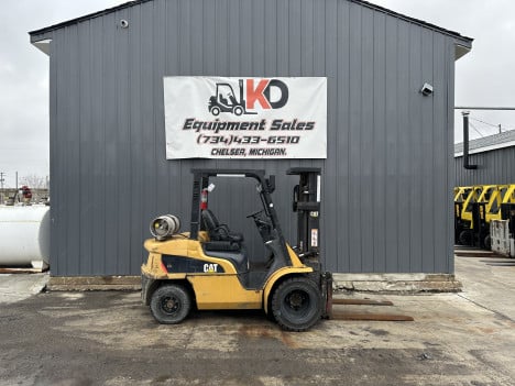 cat-2p6000-mast-forklift #6086