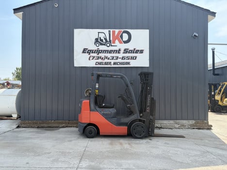 toyota-8fgcu25-mast-forklift #6188