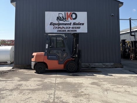  TOYOTA 7FGU30 Mast Forklift #6317