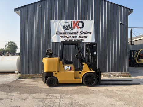 cat-gc70k-mast-forklift #6502