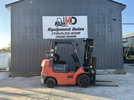  TOYOTA 7FGCU25 Mast Forklift #6724
