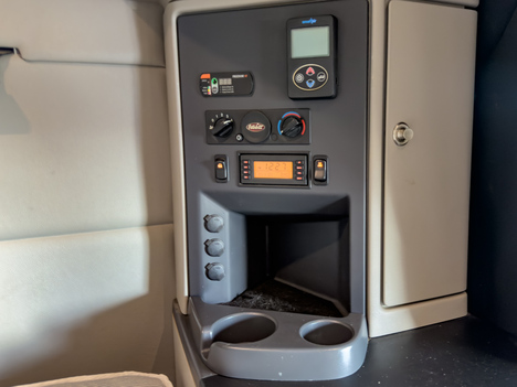 https://pub.imanpro.net/lawrence/photo/1513/TH_18.jpg?20260819151957