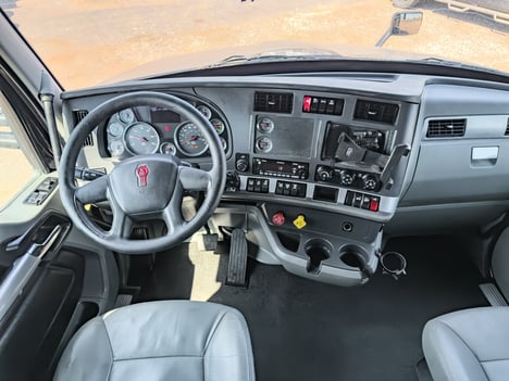https://pub.imanpro.net/lawrence/photo/1526/TH_16.jpg?20260827150907
