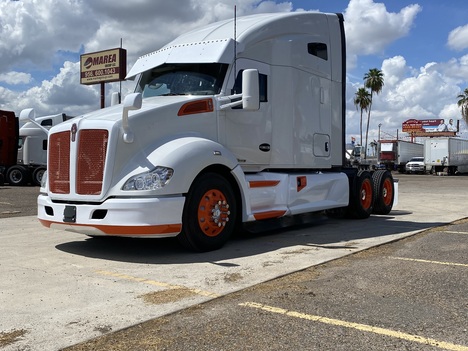 2021-kenworth-t680-tandem-axle-sleeper #1097