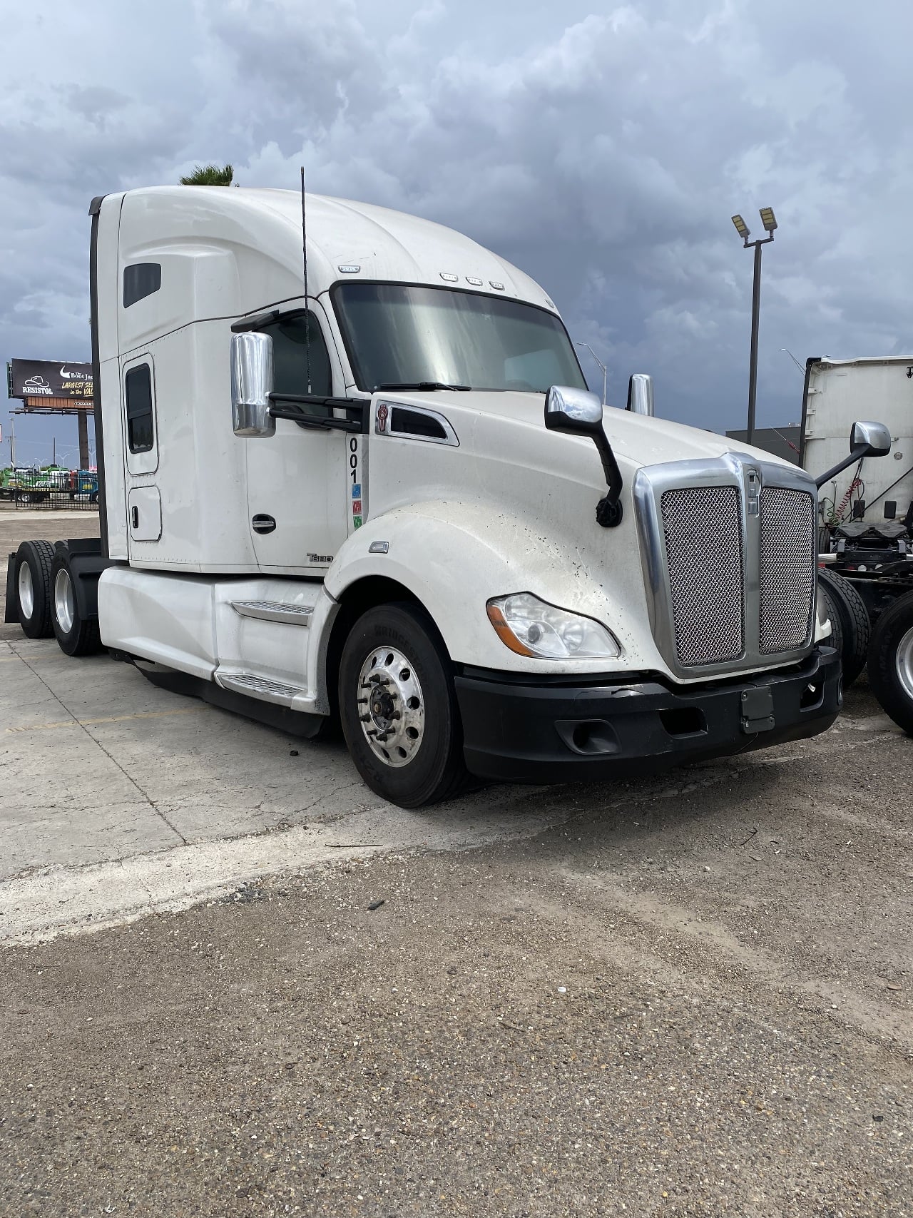 2020 KENWORTH T680 Tandem Axle Sleeper #1 2020 KENWORTH T680 Tandem Axle Sleeper #1