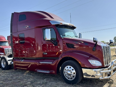 2021 PETERBILT 579 Tandem Axle Sleeper