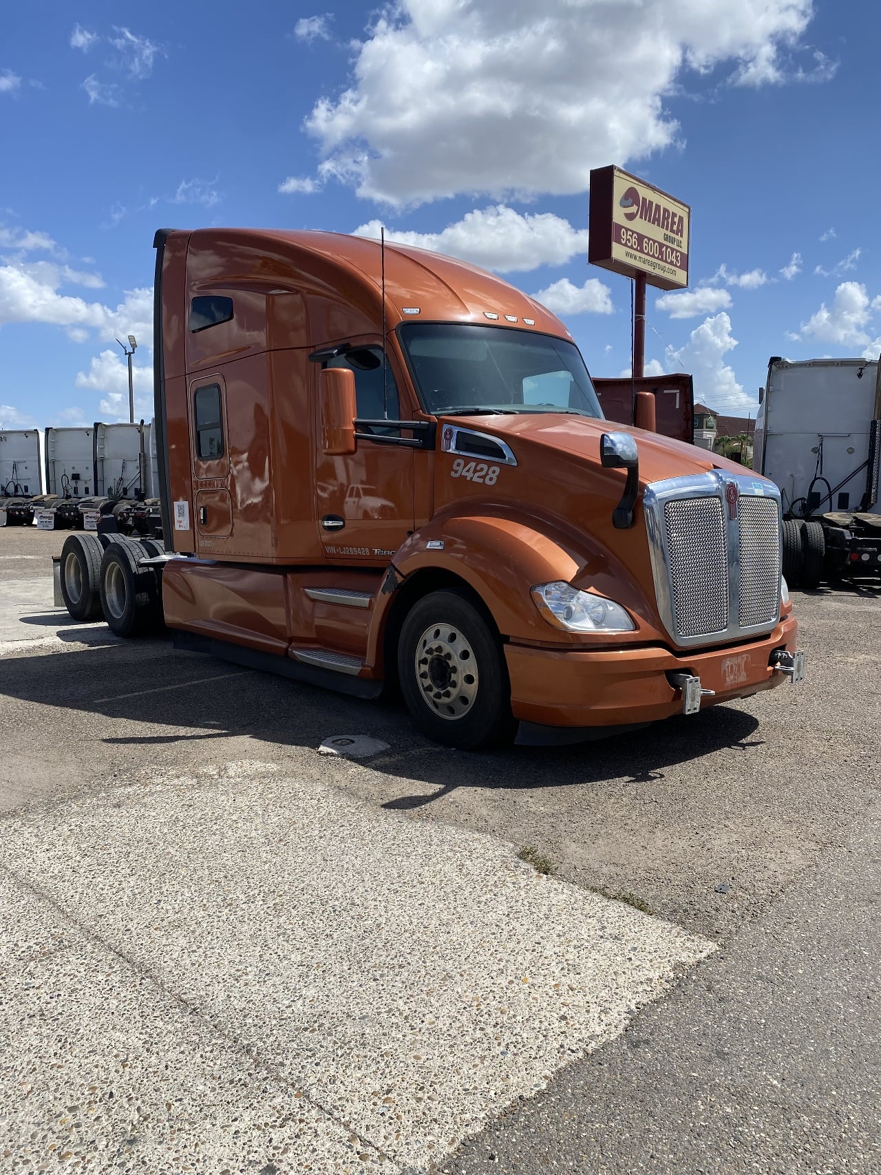 2020 KENWORTH T680 Tandem Axle Sleeper #1 2020 KENWORTH T680 Tandem Axle Sleeper #1