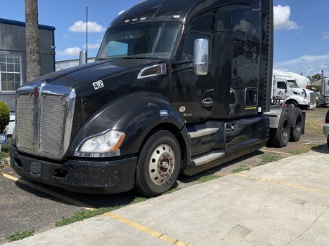 2020 KENWORTH T680 Tandem Axle Sleeper