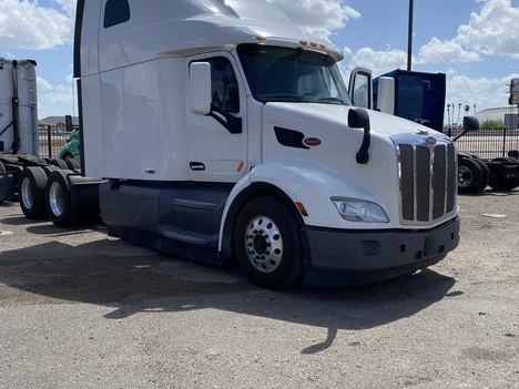 2020 PETERBILT 579 Tandem Axle Sleeper