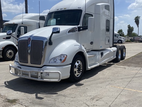 2020 KENWORTH T680 Tandem Axle Sleeper