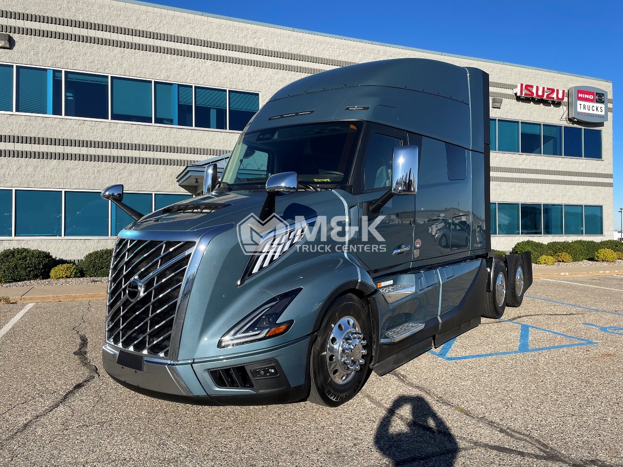 2024 VOLVO VNL64T860 - Vanguard Truck Centers