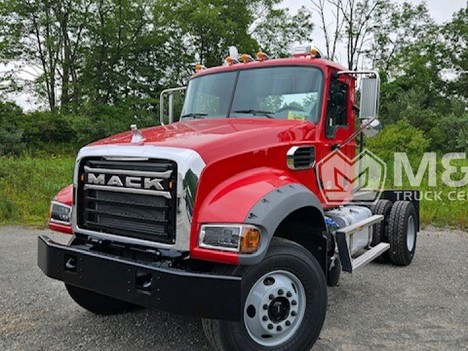 レア G-RAP T-MACK THA SPECIALIST 2025-mack+trucks-gr64f.1.jpg