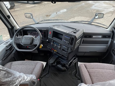 https://pub.imanpro.net/mktruck/photo/319797/TH_8.jpg?20260110231741