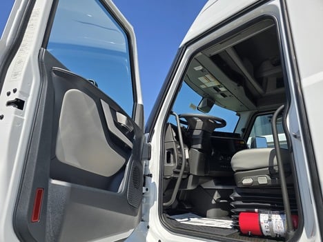 https://pub.imanpro.net/mktruck/photo/320279/TH_8.jpg?20250912182920