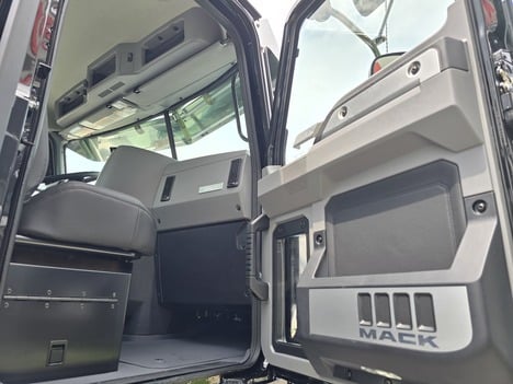 https://pub.imanpro.net/mktruck/photo/320446/TH_11.jpg?20251118205757