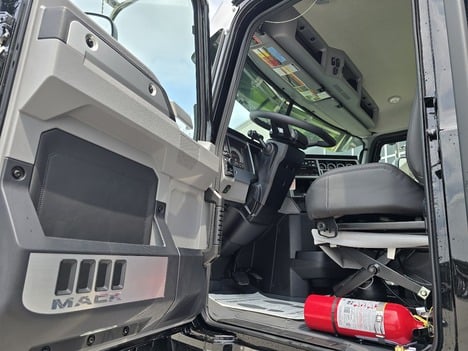https://pub.imanpro.net/mktruck/photo/320446/TH_8.jpg?20251118205757