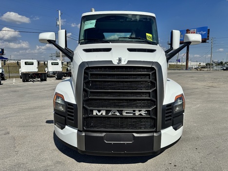 https://pub.imanpro.net/mktruck/photo/321085/TH_2.jpg?20260108210136