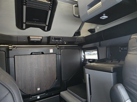 https://pub.imanpro.net/mktruck/photo/321686/TH_12.jpg?20251120151924