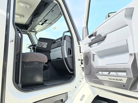 https://pub.imanpro.net/mktruck/photo/322614/TH_9.jpg?20260421143627