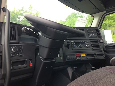 https://pub.imanpro.net/mktruck/photo/322930/TH_4.jpg?20260710192435