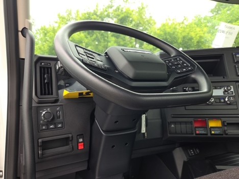 https://pub.imanpro.net/mktruck/photo/322931/TH_4.jpg?20260710192209