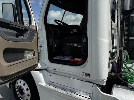 https://pub.imanpro.net/mktruck/photo/323249/TH_12.jpg?20260414174101