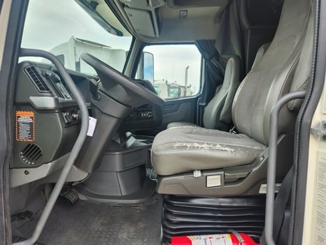 https://pub.imanpro.net/mktruck/photo/323278/TH_8.jpg?20260505200246