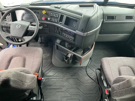https://pub.imanpro.net/mktruck/photo/323521/TH_8.jpg?20260618195152