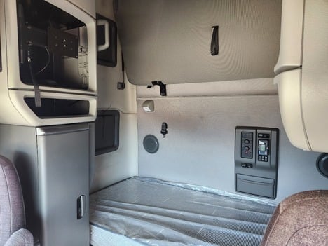 https://pub.imanpro.net/mktruck/photo/323529/TH_9.jpg?20260511165003