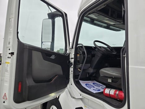 https://pub.imanpro.net/mktruck/photo/323552/TH_8.jpg?20260622172026