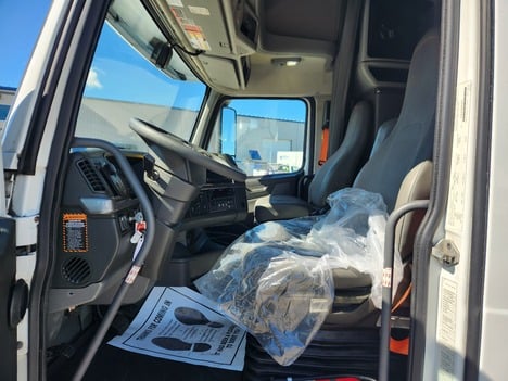 https://pub.imanpro.net/mktruck/photo/323590/TH_7.jpg?20260619145544