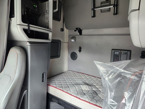 https://pub.imanpro.net/mktruck/photo/323600/TH_8.jpg?20260618161315