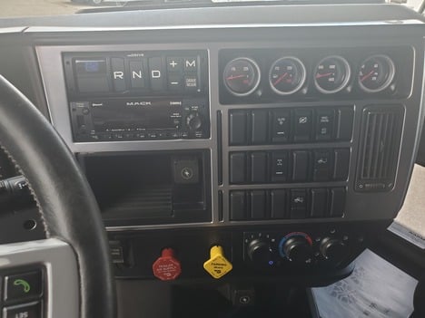 https://pub.imanpro.net/mktruck/photo/323806/TH_8.jpg?20260601191604