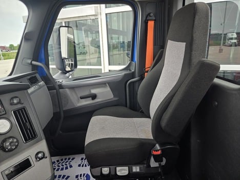 https://pub.imanpro.net/mktruck/photo/323825/TH_14.jpg?20260527144548