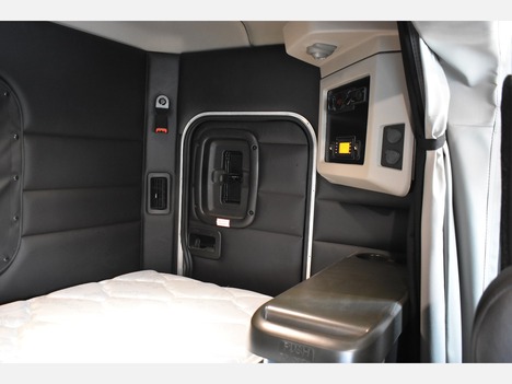 https://pub.imanpro.net/mktruck/photo/324072/TH_10.jpg?20260701212924