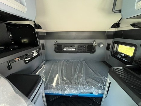 https://pub.imanpro.net/mktruck/photo/324115/TH_7.jpg?20260512183139