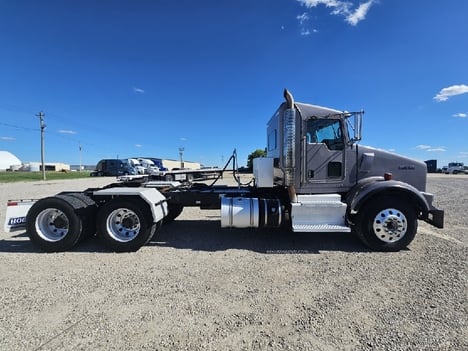 https://pub.imanpro.net/mktruck/photo/324136/TH_3.jpg?20260617134750