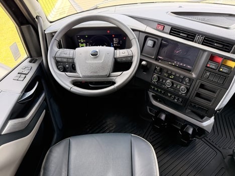 https://pub.imanpro.net/mktruck/photo/324595/TH_8.jpg?20260617143305