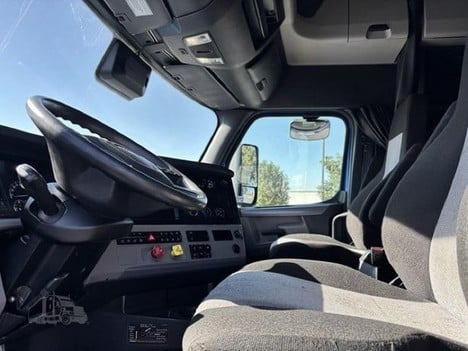 https://pub.imanpro.net/mktruck/photo/324777/TH_4.jpg?20260605144237