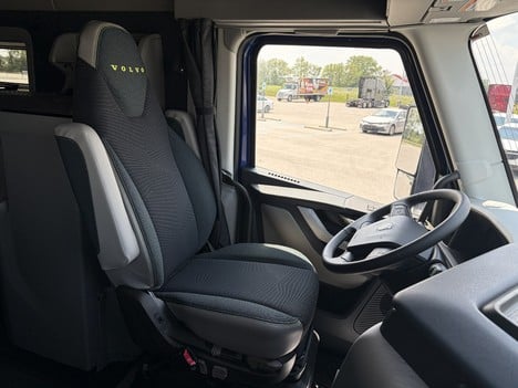 https://pub.imanpro.net/mktruck/photo/325615/TH_13.jpg?20260716204740