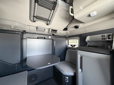https://pub.imanpro.net/mktruck/photo/325615/TH_15.jpg?20260716204740