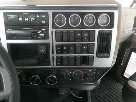 https://pub.imanpro.net/mktruck/photo/325652/TH_8.jpg?20260629192425