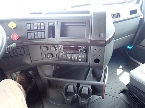 https://pub.imanpro.net/mktruck/photo/325813/TH_4.jpg?20260707233133