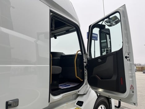 https://pub.imanpro.net/mktruck/photo/325864/TH_15.jpg?20251121151733